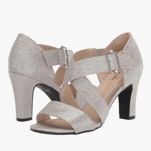Life Stride Women's Carlyle Strappy Sandal 8W Silver